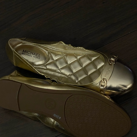 Micheal Kors Gold Ballet flats - Picture 3 of 4